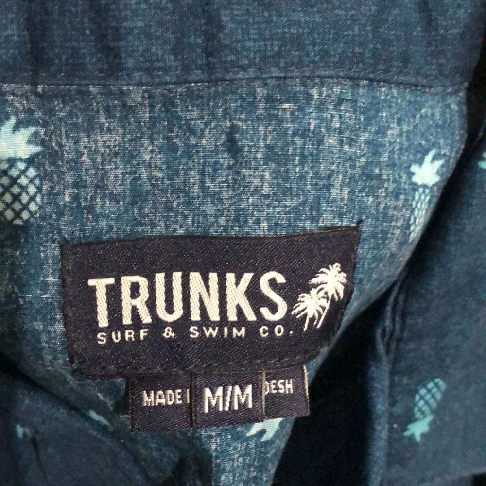 NWOT! - TRUNKS Surf & Swim Co. 100% Cotton Short Sleeve Button Down Shirt - Picture 2 of 6